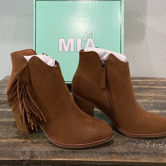 Mia Girl fringe boots in cognac.  Super cute!!  Brand new, never worn in box. - Picture 2 of 7